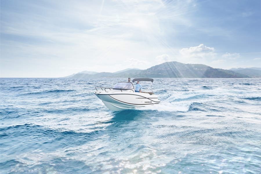 Quicksilver 605 Sundeck